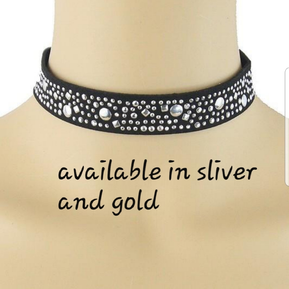 Studded neck choker